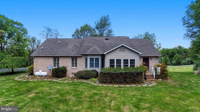 107 PALACE CT, Inwood, WV 25428