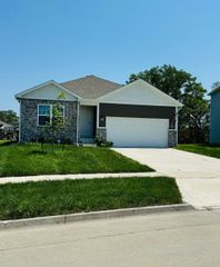 82 Dakota Circle, Waukee, IA 50263