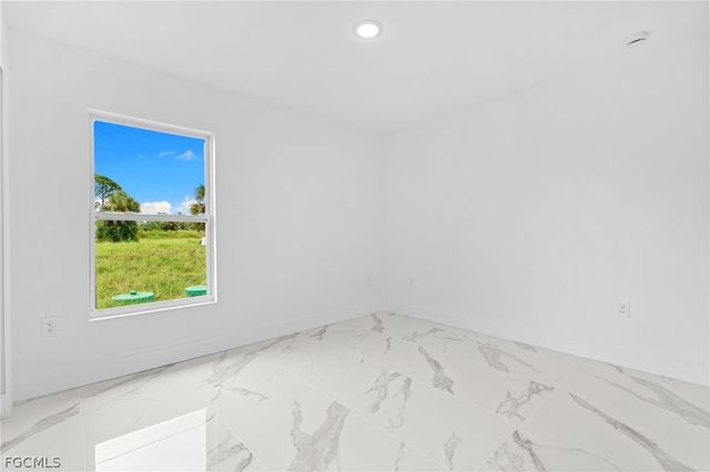 814 Milano AVE S, Lehigh Acres, FL 33974