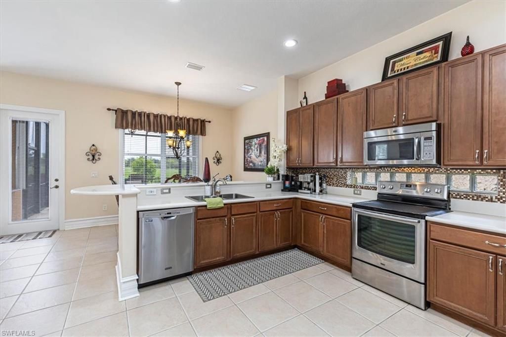 1966 Par DR, NAPLES, FL 34120 — photo 5