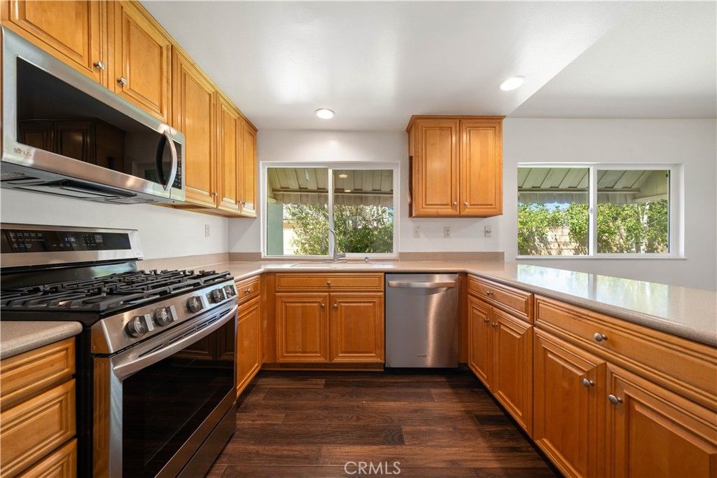 Image 7 of property listing at 2089 Abraham Street, Simi Valley, CA 93065