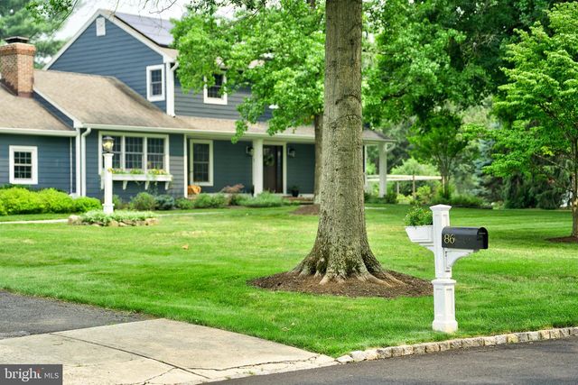 86 KNICKERBOCKER DR, Belle Mead, NJ 08502
