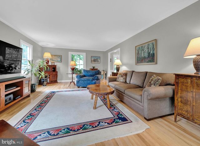 86 KNICKERBOCKER DR, Belle Mead, NJ 08502