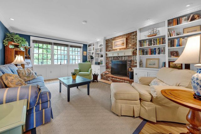 86 KNICKERBOCKER DR, Belle Mead, NJ 08502