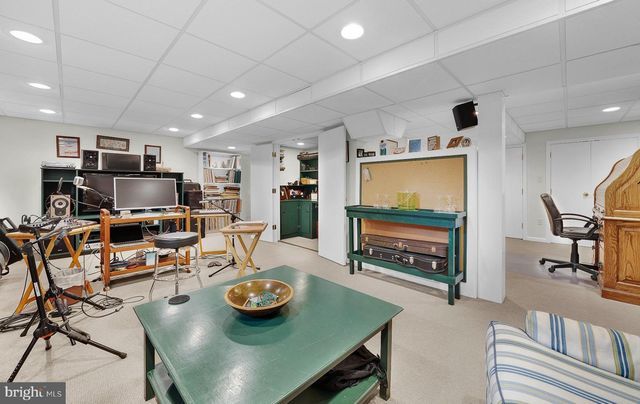 86 KNICKERBOCKER DR, Belle Mead, NJ 08502