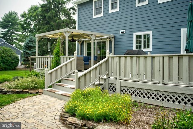 86 KNICKERBOCKER DR, Belle Mead, NJ 08502