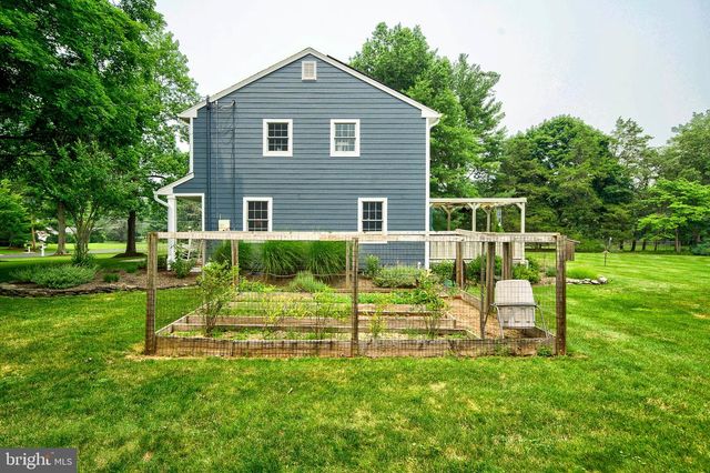 86 KNICKERBOCKER DR, Belle Mead, NJ 08502