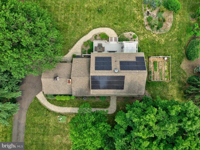 86 KNICKERBOCKER DR, Belle Mead, NJ 08502