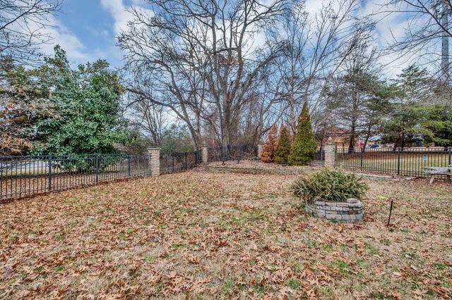 112 General Smith Pl, Hendersonville, TN 37075