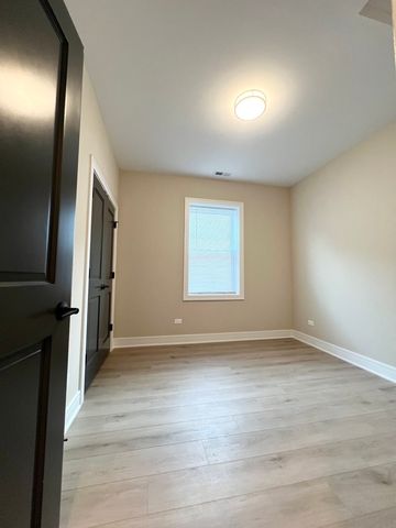 4934 S Champlain Avenue 2, Chicago, IL 60615