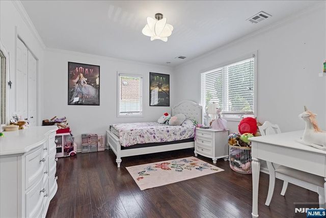 33-21 Southern Drive, Fair Lawn, NJ 07410