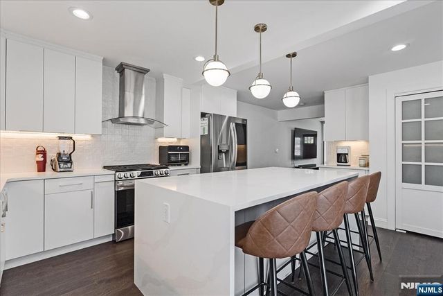 33-21 Southern Drive, Fair Lawn, NJ 07410