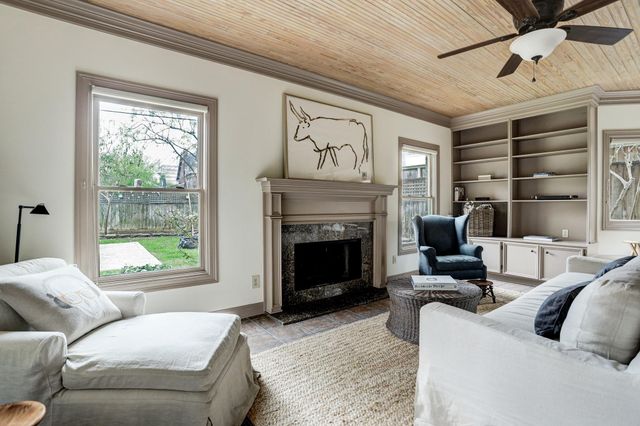 2137 W Main Street, Houston, TX 77098