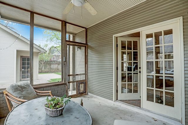 2137 W Main Street, Houston, TX 77098