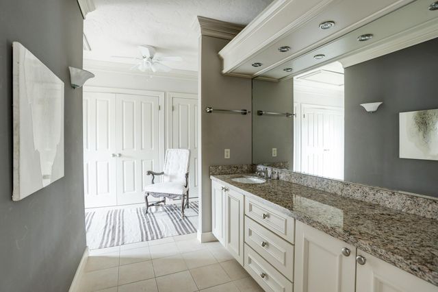 2137 W Main Street, Houston, TX 77098