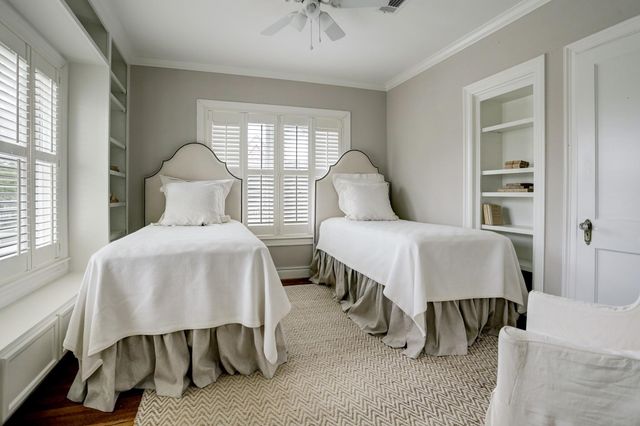 2137 W Main Street, Houston, TX 77098