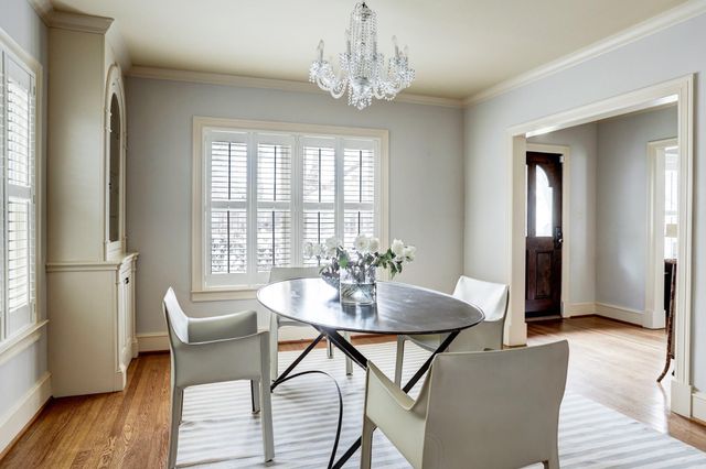 2137 W Main Street, Houston, TX 77098