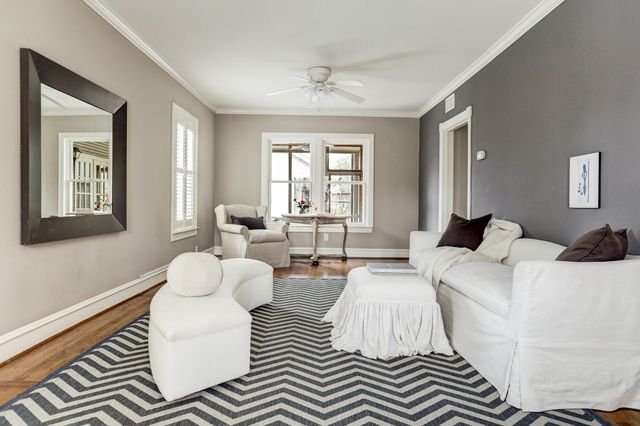 2137 W Main Street, Houston, TX 77098