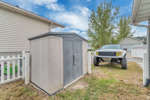 1906 E JUNIPER DR, Eagle Mountain, UT 84005
