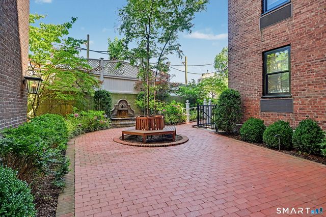 25 West Elm Street 37, Greenwich, CT 06830