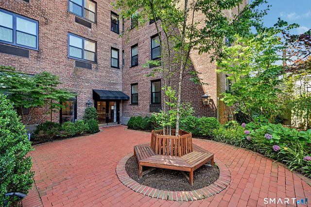 25 West Elm Street 37, Greenwich, CT 06830