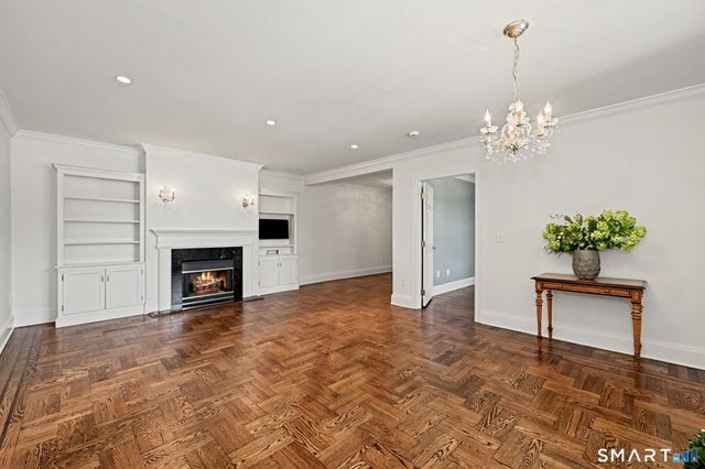 25 West Elm Street 37, Greenwich, CT 06830