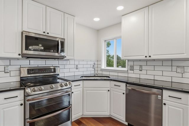2243 Sun Valley Drive, Ann Arbor, MI 48108