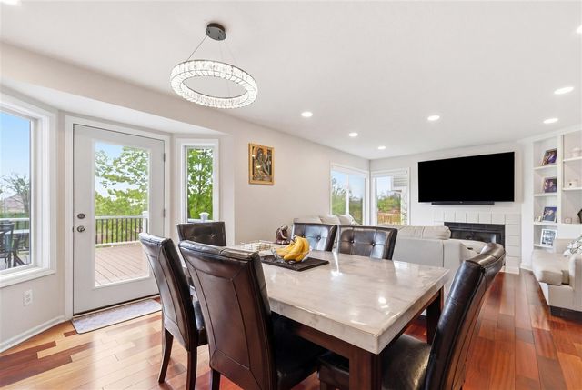 2243 Sun Valley Drive, Ann Arbor, MI 48108