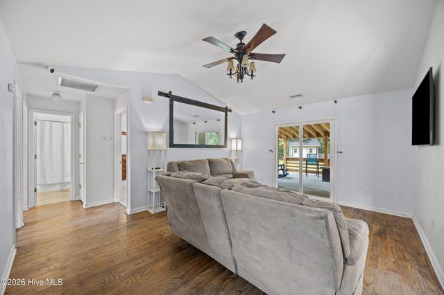 111 Marcil Lane, Hampstead, NC 28443