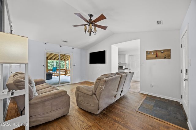 111 Marcil Lane, Hampstead, NC 28443