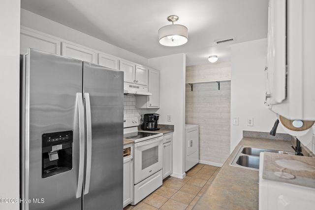 111 Marcil Lane, Hampstead, NC 28443