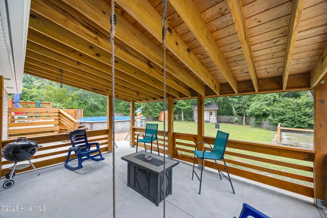 111 Marcil Lane, Hampstead, NC 28443
