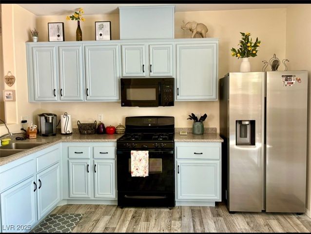 8104 Roundup Ridge Street, Las Vegas, NV 89131