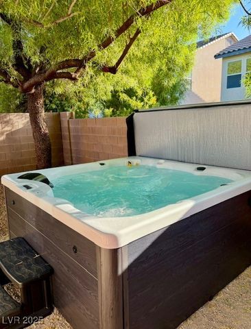 8104 Roundup Ridge Street, Las Vegas, NV 89131