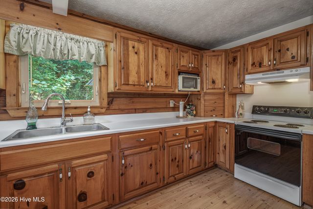 525 Beaver Ridge Road, Murphy, NC 28906