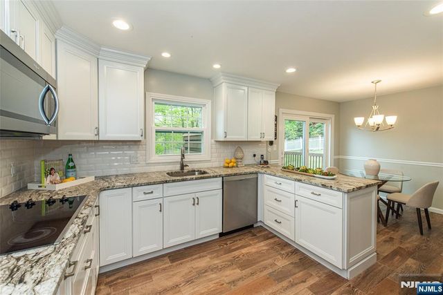 5 Robin Hill Road, North Caldwell, NJ 07006