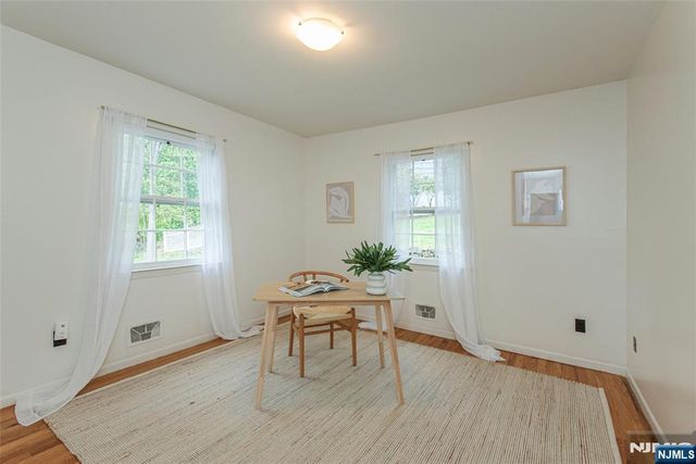 5 Robin Hill Road, North Caldwell, NJ 07006