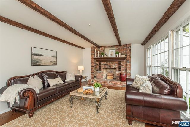 5 Robin Hill Road, North Caldwell, NJ 07006