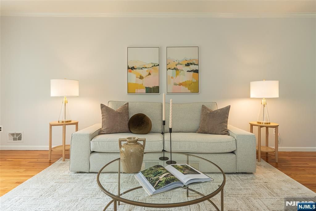 5 Robin Hill Road, North Caldwell, NJ 07006