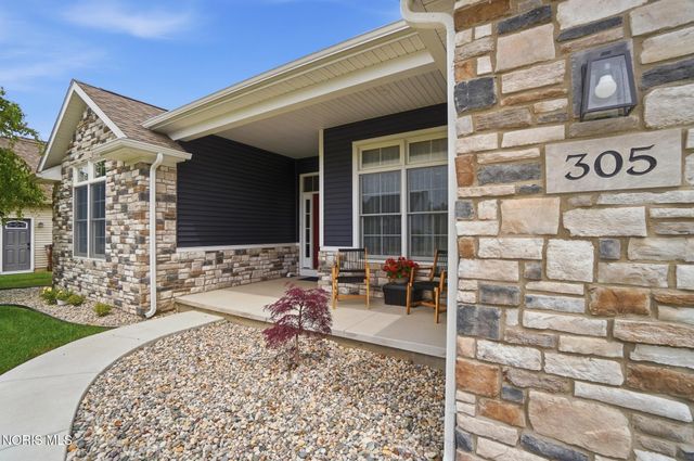 305 Ridgepoint Circle, Waterville, OH 43566
