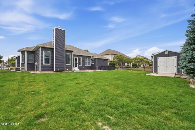 305 Ridgepoint Circle, Waterville, OH 43566