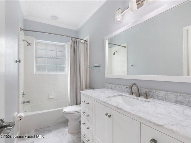 578 Lake Ashley Circle, West Melbourne, FL 32904