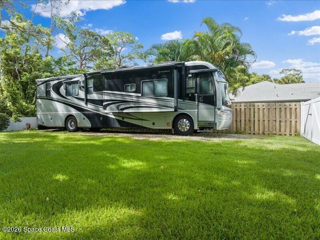 578 Lake Ashley Circle, West Melbourne, FL 32904