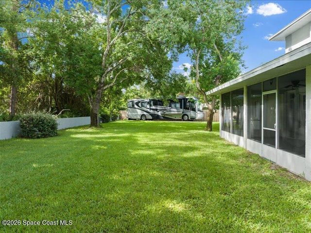 578 Lake Ashley Circle, West Melbourne, FL 32904