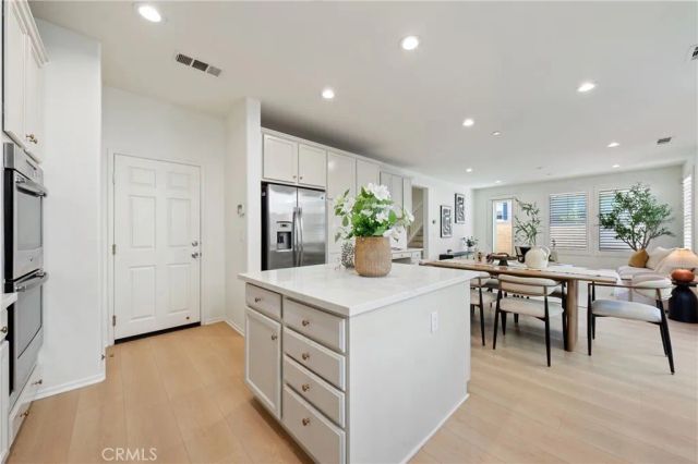 141 Fieldwood, Irvine, CA 92618