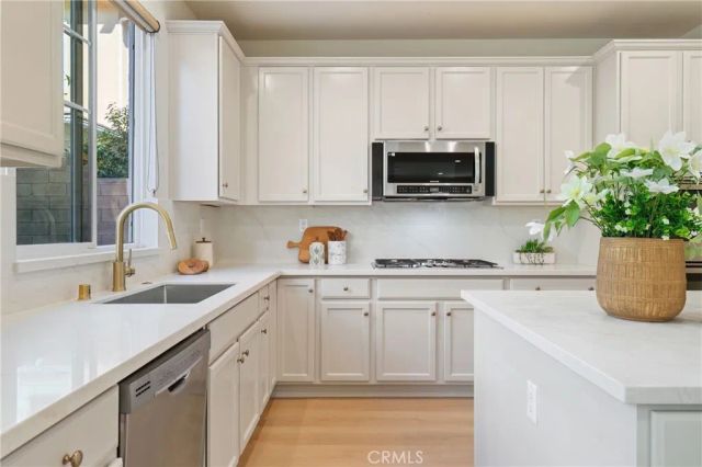 141 Fieldwood, Irvine, CA 92618