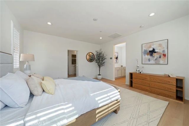 141 Fieldwood, Irvine, CA 92618