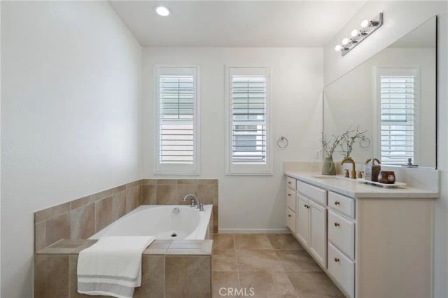 141 Fieldwood, Irvine, CA 92618