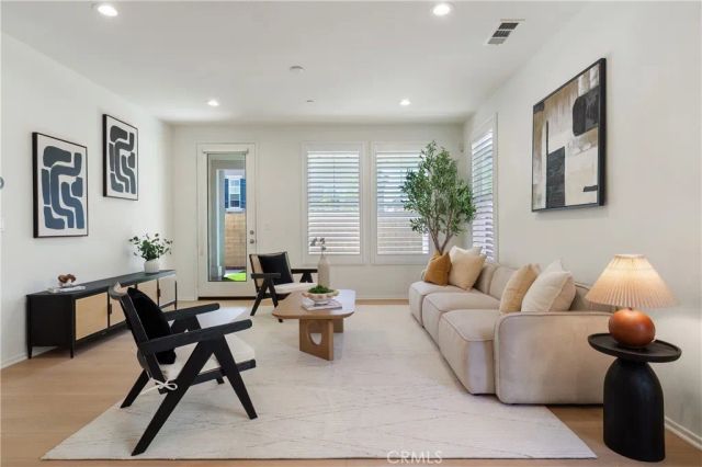 141 Fieldwood, Irvine, CA 92618