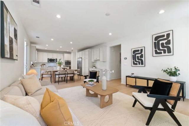 141 Fieldwood, Irvine, CA 92618